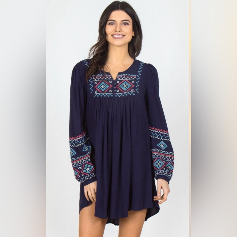 NWT Mollo Rello Women's Navy Embroidered Split Neck Tunic Top Size Small